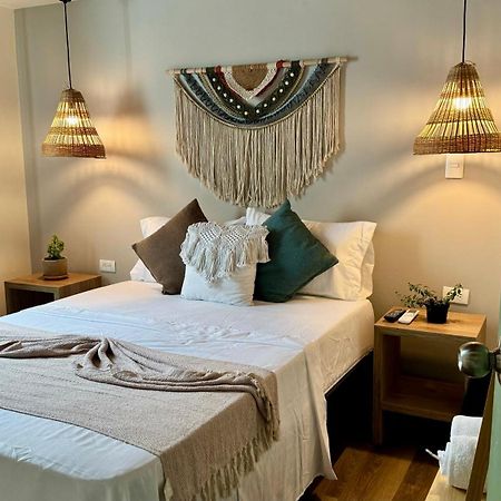 Luum Casa Hotel Manila 메딜린 외부 사진