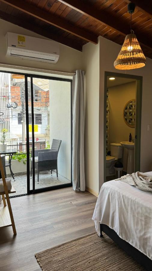 Luum Casa Hotel Manila 메딜린 외부 사진
