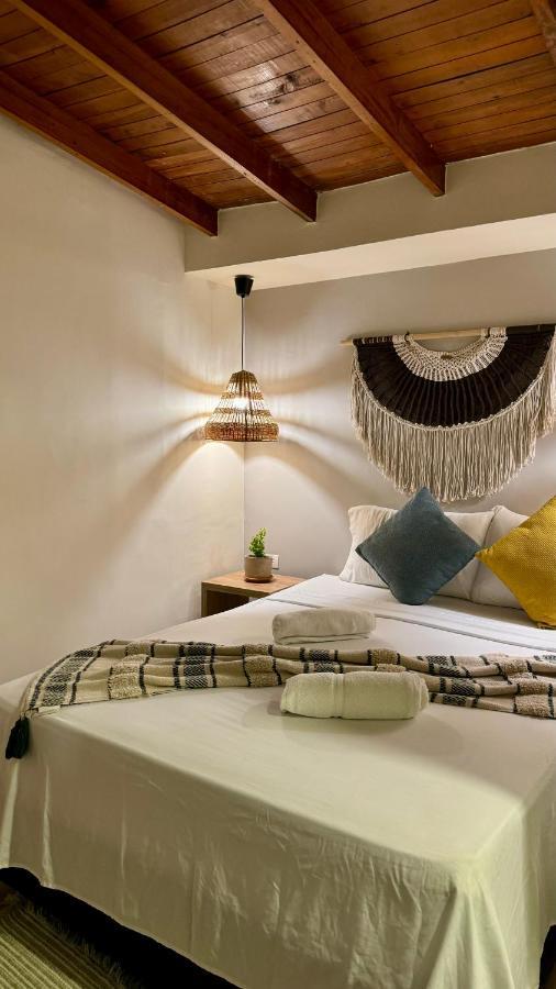 Luum Casa Hotel Manila 메딜린 외부 사진