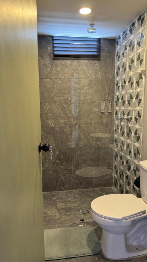Luum Casa Hotel Manila 메딜린 외부 사진