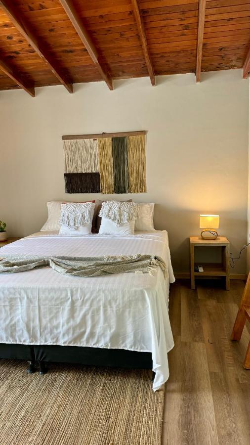 Luum Casa Hotel Manila 메딜린 외부 사진