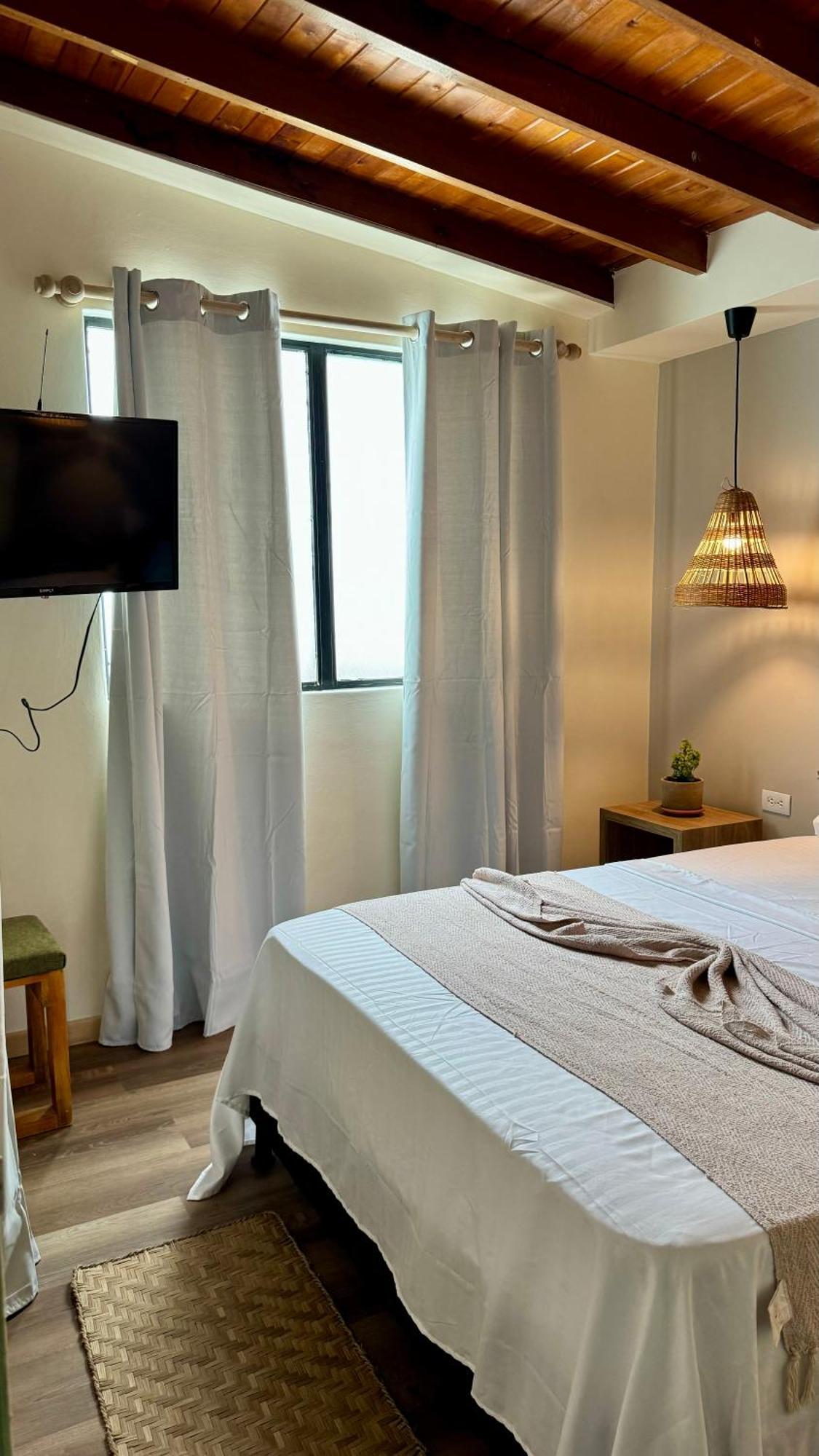 Luum Casa Hotel Manila 메딜린 외부 사진