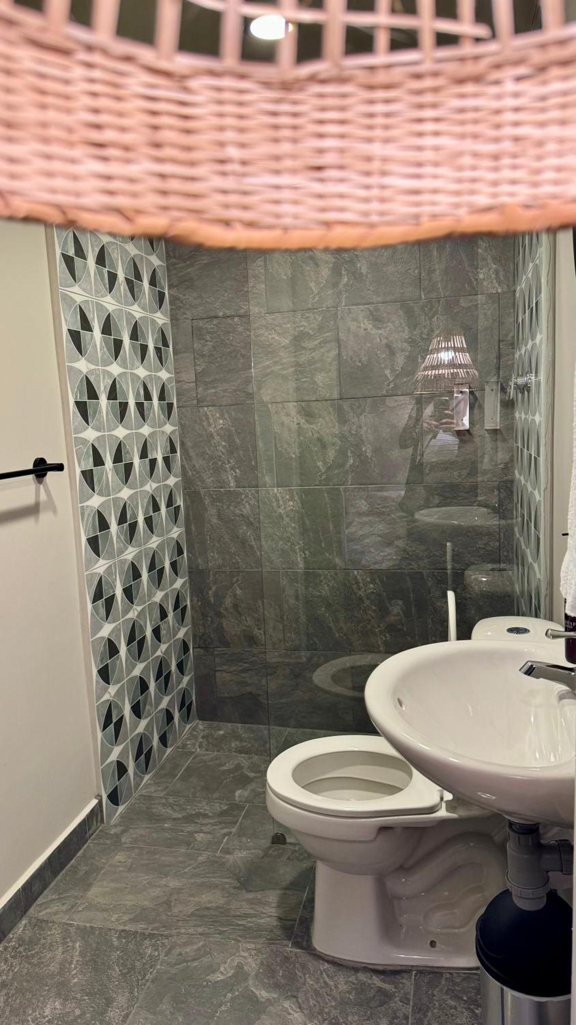 Luum Casa Hotel Manila 메딜린 외부 사진