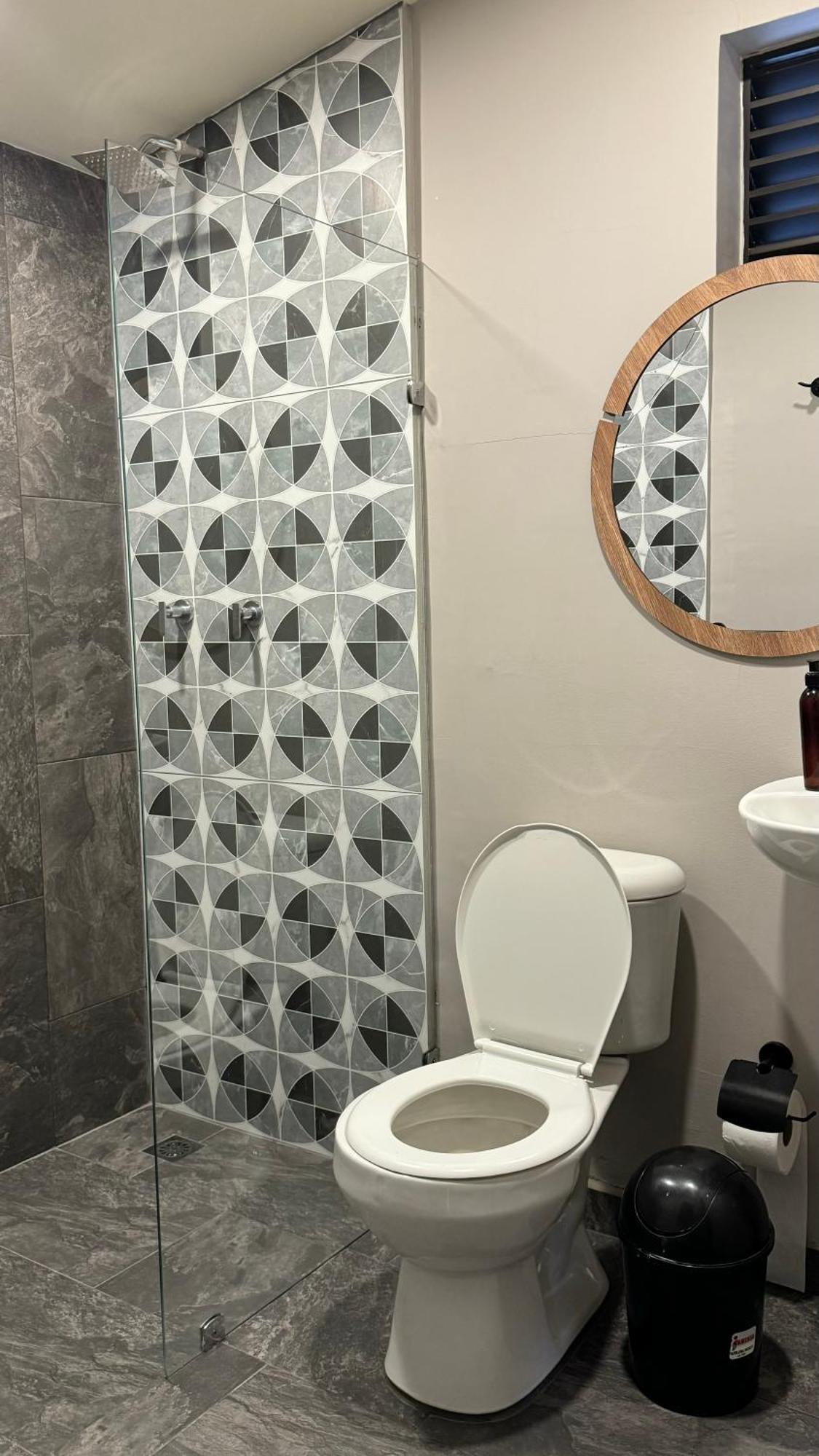 Luum Casa Hotel Manila 메딜린 외부 사진