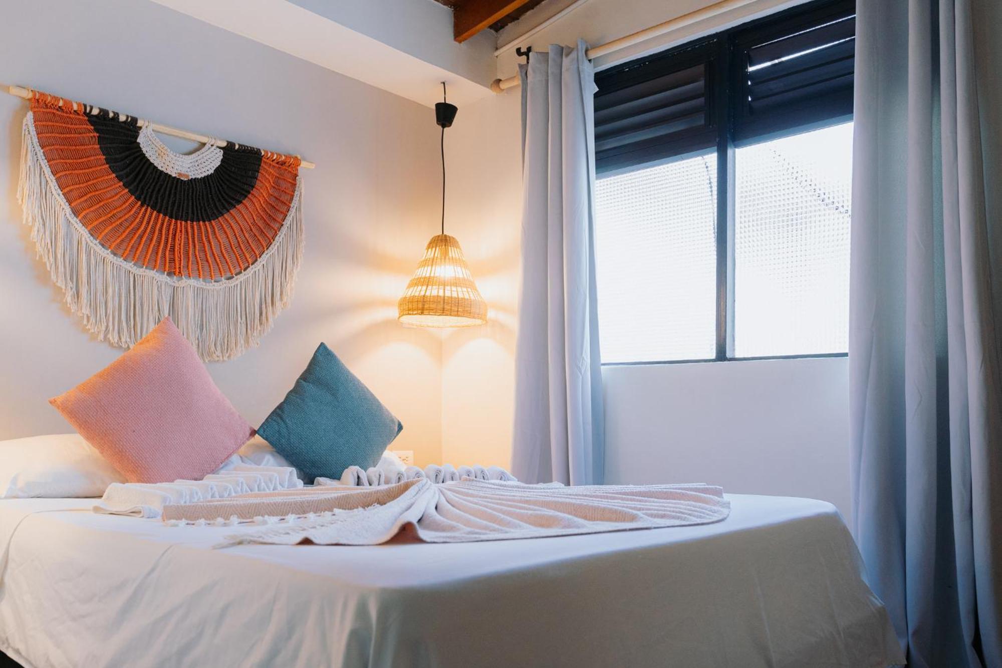 Luum Casa Hotel Manila 메딜린 외부 사진